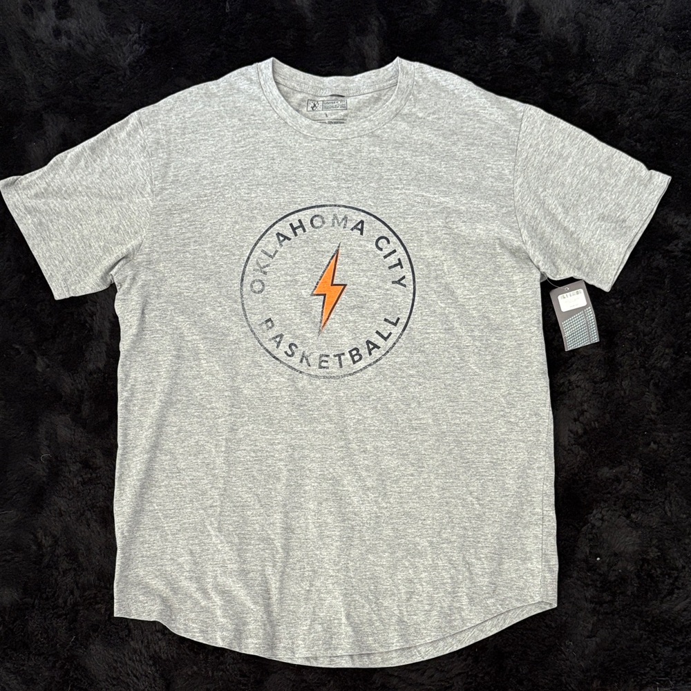 OKC thunder t-shirt. Size large. Brand new.
